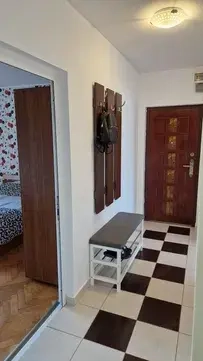 Apartament 3 camere   Piața 700 - etaj 1 - complet mobilat! - imagine 3
