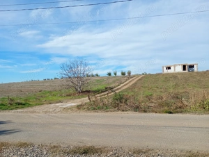 Teren 2.050 mp aproape de București   lângă lac și pădure, ideal pentru locuință sau investiție - imagine 3