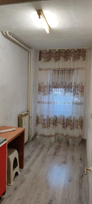 Scoala 8 garsoniera nemobilata - imagine 5 Scoala 8 garsoniera nemobilata - imagine 5