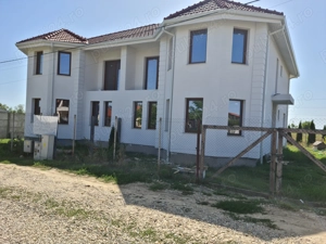 doua apartamente in casa constructie noua