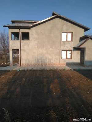 Vand casa in Luciu - imagine 2 Vand casa in Luciu - imagine 2