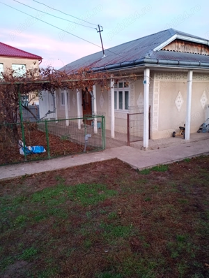 Casa bătrânească de vanzare  - imagine 2