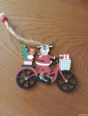 Ornament de Pom de Crăciun cu renul Rudolf pe bicicletă 
