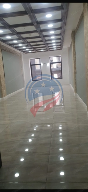 Spatiu comercial ultracentral/ de vanzare/ de inchiriat/ Craiova - imagine 2