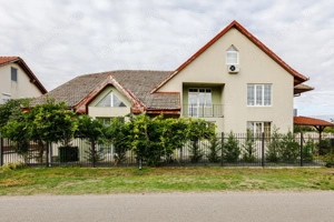 Proprietate cu potențial – casă spațioasă + teren generos - Comision 0%