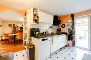 Proprietate cu potențial – casă spațioasă + teren generos - Comision 0% - imagine 10 Proprietate cu potențial – casă spațioasă + teren generos - Comision 0% - imagine 10