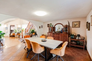 Proprietate cu potențial – casă spațioasă + teren generos - Comision 0% - imagine 8 Proprietate cu potențial – casă spațioasă + teren generos - Comision 0% - imagine 8