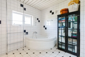 Proprietate cu potențial – casă spațioasă + teren generos - Comision 0% - imagine 16 Proprietate cu potențial – casă spațioasă + teren generos - Comision 0% - imagine 16