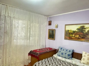 Apartament cu 2 camere decomandat, etaj 2, zona Unirii - imagine 2 Apartament cu 2 camere decomandat, etaj 2, zona Unirii - imagine 2