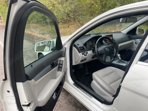 Mercedes-Benz C320 Avantgarde 3.0 CDI 4Matic   Full, Trapa, Piele, Impecabil! - imagine 4