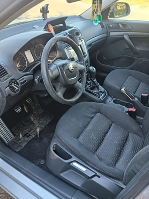 Vând sau schimb SKODA Octavia 2 2009 1,9 berlina  - imagine 5 Vând sau schimb SKODA Octavia 2 2009 1,9 berlina  - imagine 5