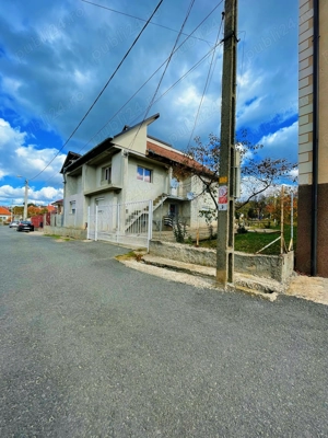 Casa de vânzare cu 6 camere, 900mp teren  - imagine 3 Casa de vânzare cu 6 camere, 900mp teren  - imagine 3