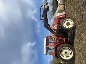 Vând Tractor cu încărcător