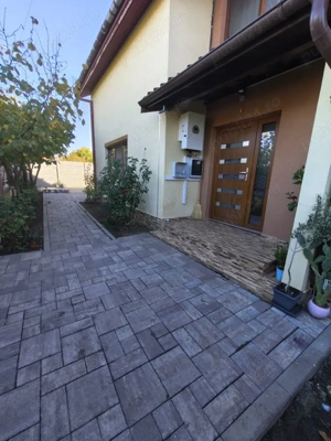 Casă cu 4 camere, panouri fotovoltaice, Giarmata - imagine 7