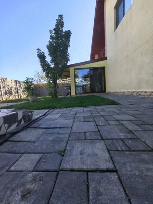 Casă cu 4 camere, panouri fotovoltaice, Giarmata - imagine 5