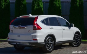 Mașină performanta, compactă care oferă confort, spațiu și eficiență. - imagine 3