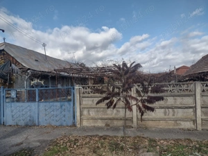 Casă de vânzare cu teren de 10 arii - imagine 2 Casă de vânzare cu teren de 10 arii - imagine 2