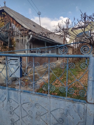 Casă de vânzare cu teren de 10 arii - imagine 6 Casă de vânzare cu teren de 10 arii - imagine 6