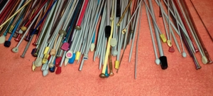 - 280 bucati ANDRELE pt. tricotat diverse dimensiuni plastic - aluminiu - otel  diverse diametre  - 