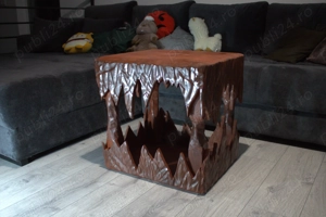 Masa Masuta de cafea din lemn de pin sculptata de mana