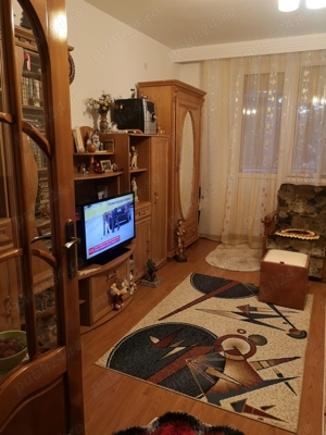 Proprietar, vând ap. 3 camere, 66.5 mp, decomandat, P. Neamț, renovat, curat, însorit 