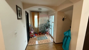 Casă / Vilă cu 5 camere - imagine 13