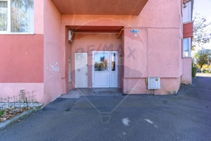 Apartament 2 camere/ 2 balcoane/de renovat-  zona Tractorul! - imagine 2