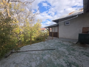 Casa vacanta zona colinara la 5 minute de municipiul Targoviste - imagine 9