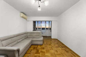 Apartament cu 3 camere de închiriat în zona Central