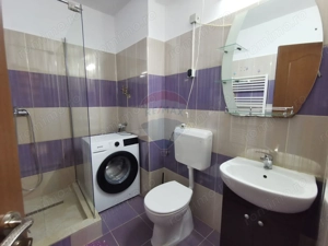 De închiriat apartament cu 2 camere, zonă ultracentrală, curte comună - imagine 12