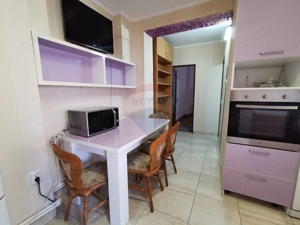 De închiriat apartament cu 2 camere, zonă ultracentrală, curte comună - imagine 6