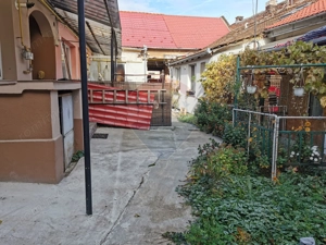 De închiriat apartament cu 2 camere, zonă ultracentrală, curte comună - imagine 13