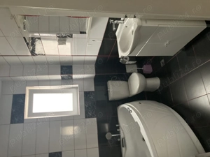 Închiriez apartament 3 camere - imagine 7