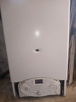 Vând centrala Ariston