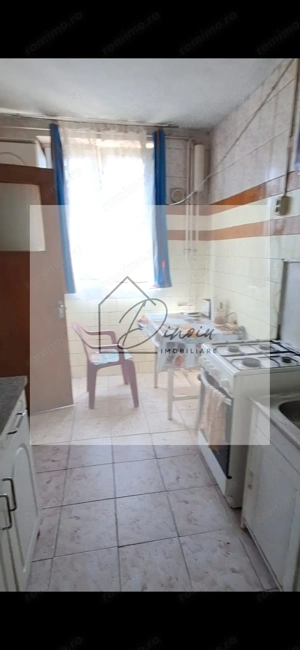 Apartament 4 camere de vanzare Titan Ozana I etaj 4/4 - imagine 9