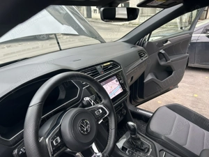 Se vinde un Tiguan R line sportiv 300Hp impecabil ! - imagine 6