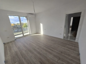 Decomandat. Bucatarie inchisa. Aproape de Eso