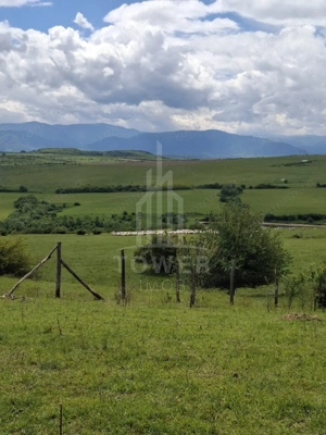 De vanzare, teren 11.500 mp – Dealul Dăii,  Vedere panoramică spre munți și lac