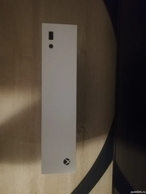 Vând xbox series s cu 53 de jocuri 