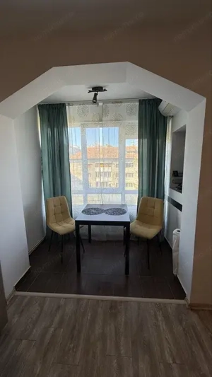 Inchiriez ap. cu o camera in Calea Circumvalatiunii, et.4 cu lift, suprafata de 37 mp.