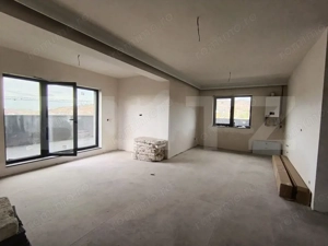 Apartament cu 3 camere decomandat, 95 mp, și o terasă de 65 mp