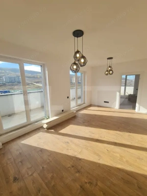 Apartament semidecomandat, 52 mp utili, zona Terra - imagine 2