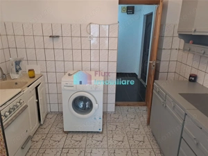 Apartament cu 3 camere etaj 2 Obcini zona Dany Gry - imagine 4