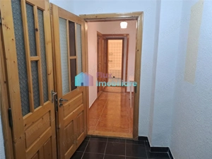 Apartament cu 3 camere etaj 2 Obcini zona Dany Gry - imagine 3