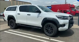 Toyota Hilux Invincible, 2.8D, 204CP, AT, Alb Perlat, 2  km Reali