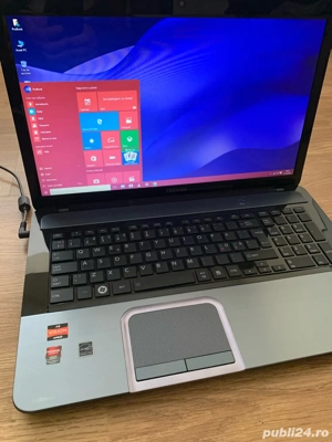 Laptop Toshiba display mare 17,3 inch led,Windows 10,500gb mem,4gb ram functional cu incarcator.