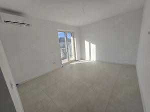 Pozite excelenta. Etaj intermediar. Decomandat. Bucatarie inchisa. - imagine 3