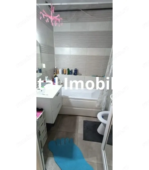 Constructie cu 3 apartamente + teren+ 2 spatii comerciale - imagine 6