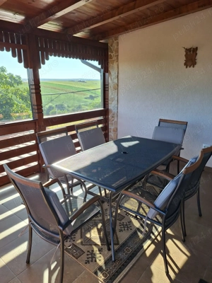 Vand casa spatioasa cu livada si teren generos (7200 mp) in Catamaresti-Deal, Botosani - imagine 5