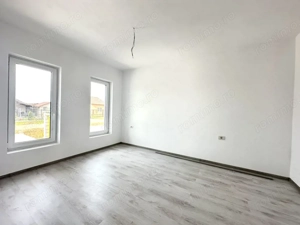 Duplex elegant cu 3 camere, 80 mp utili, 325 mp teren - Sanandrei - imagine 2